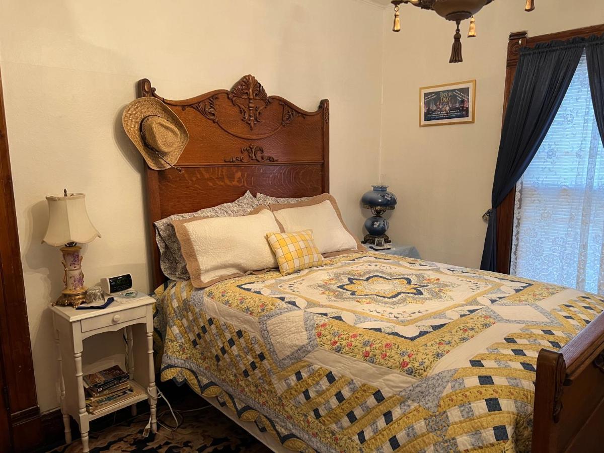 Bed And Breakfast Hearts Desire Raton Exterior photo