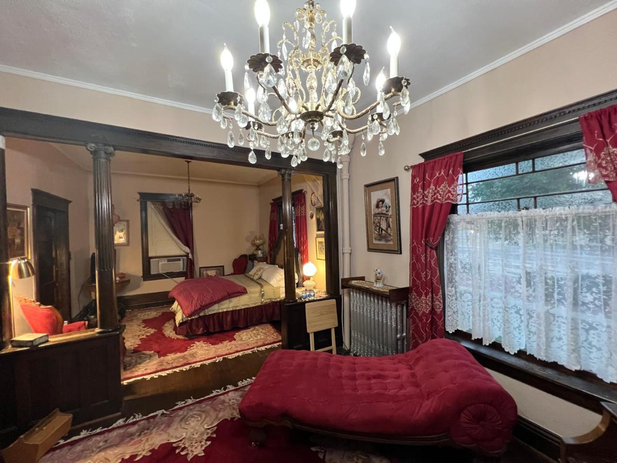 Bed And Breakfast Hearts Desire Raton Exterior photo