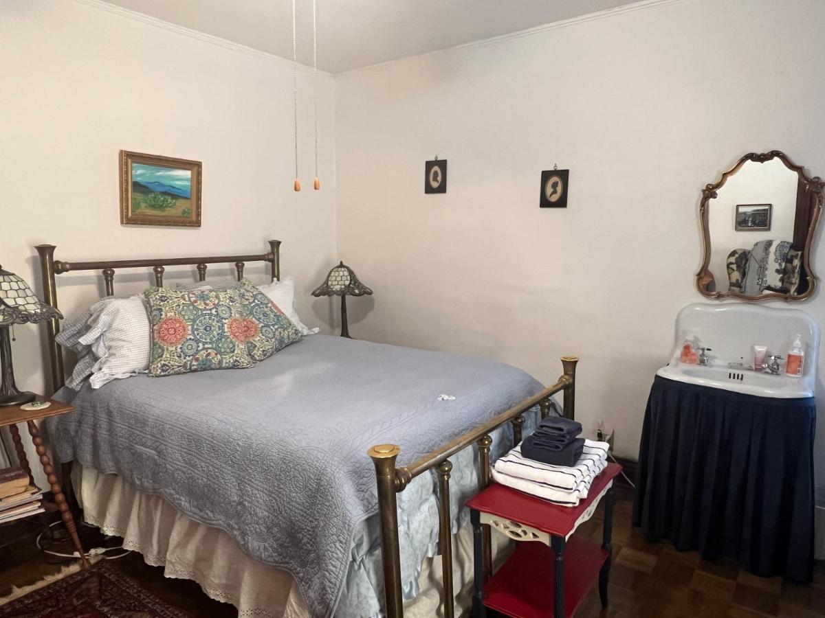 Bed And Breakfast Hearts Desire Raton Exterior photo